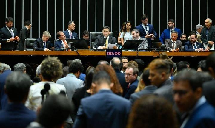 Congresso derruba veto de Lula ao PL da dosimetria e impõe novo revés ao governo
