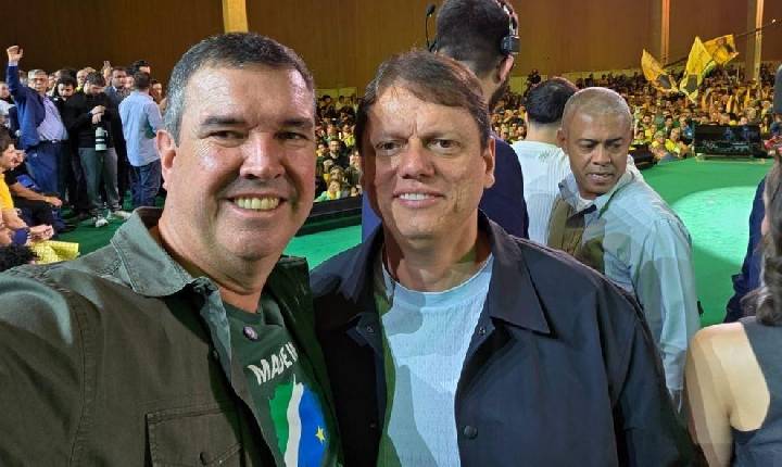 Riedel é o unico candidato a governo de MS presente na convenção de Flávio Bolsonaro