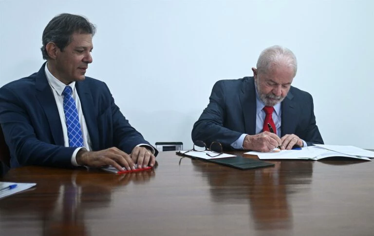 Governo Lula pretende voltar com a cobrança do seguro DPVAT