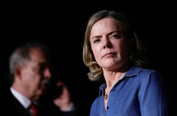 Gleisi: ‘Se a popularidade de Lula cair, o Congresso vai engolir a gente’