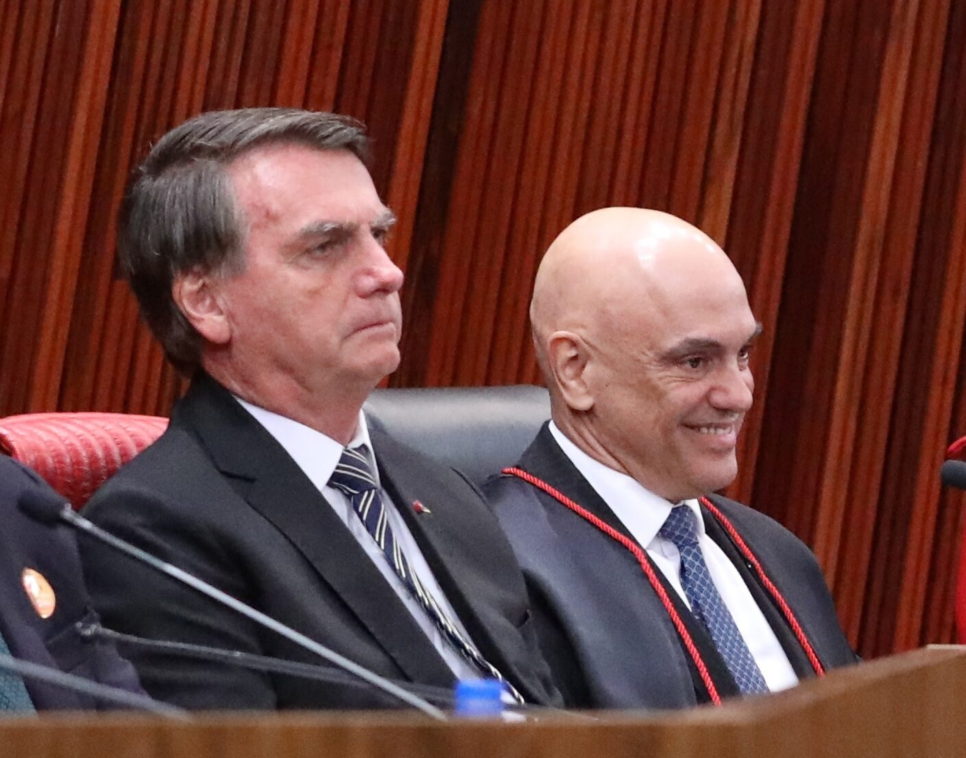 'Circo Midiático': TSE convida imprensa estrangeira para julgamento de Bolsonaro