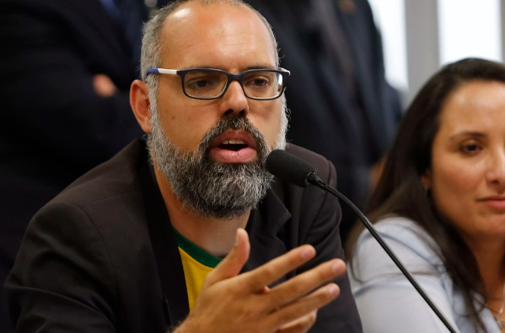 Justiça dos EUA arquiva pedido de extradição do jornalista Allan dos Santos, diz Jorge Seif