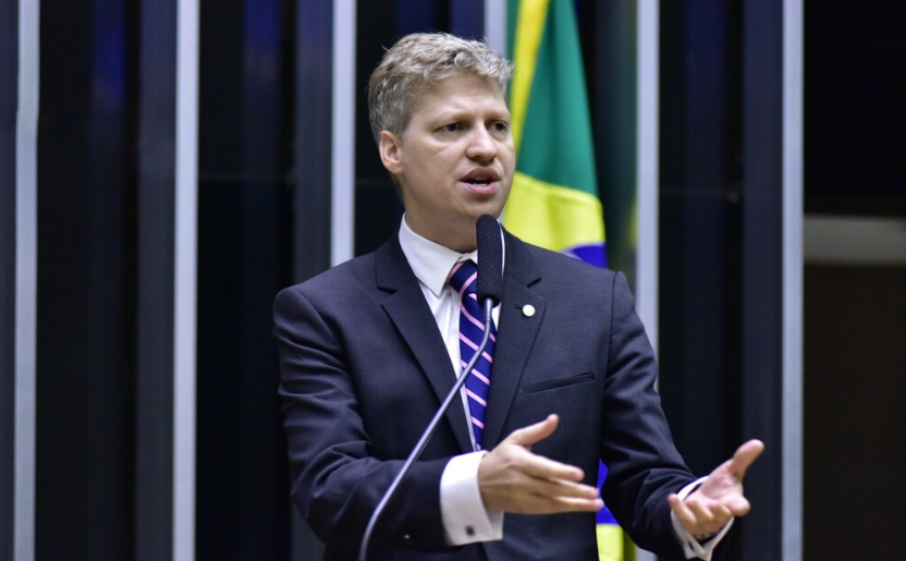 Marcel van Hattem cobra ação sobre indiciamentos: ‘Covardia age nas sombras’