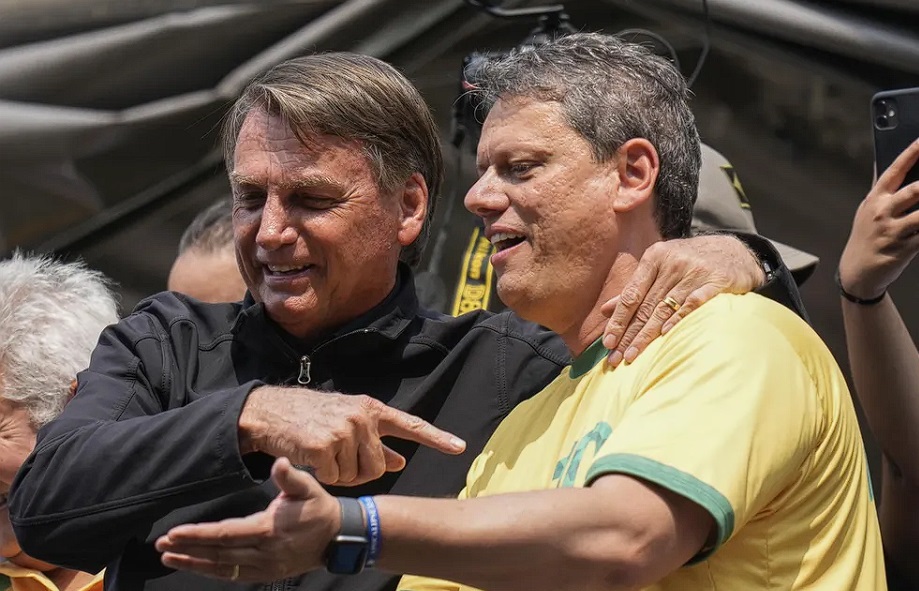 Tarcísio de Freitas afirma que ‘o candidato em 2026 é o presidente Bolsonaro’