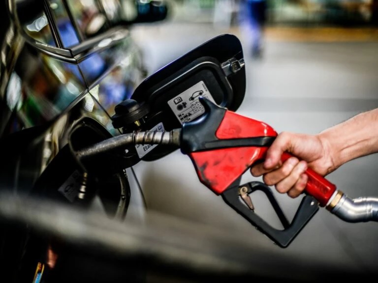 ANP: Preço médio da gasolina nos postos sobe 5,8% por litro