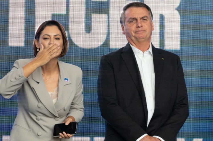 Michelle vai representar Bolsonaro na posse de Donald Trump nos EUA