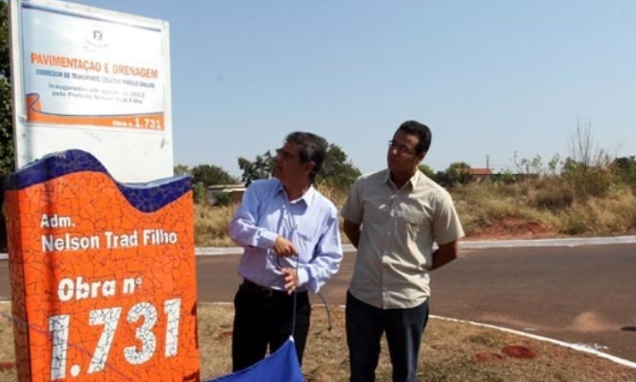 Justiça condena Nelsinho Trad por usar obras públicas para promoção pessoal