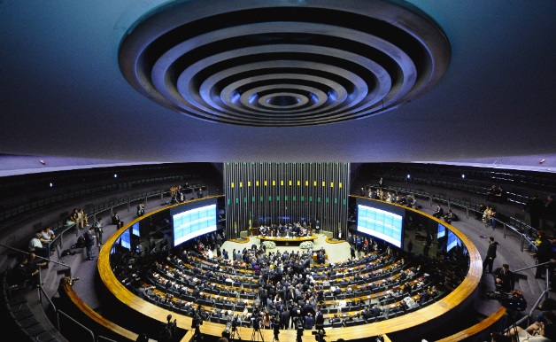 Congresso Nacional corta verba do Farmácia Popular, Vale-gás e Fies para bancar emendas parlamentares