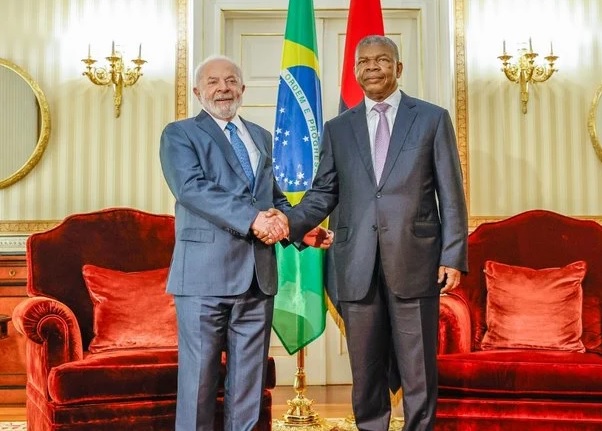 Revista Oeste: Lula anuncia plano para desenvolver a agricultura… de Angola