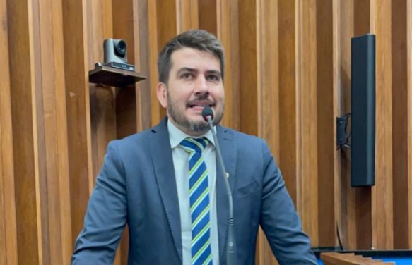 Vazamento de prova: Tavares pede suspensão de processo seletivo por fraude