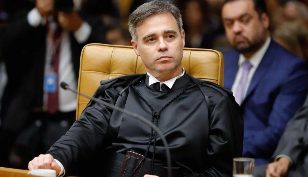 Mendonça diverge de Moraes e vota por absolver 17 réus do 8 de Janeiro