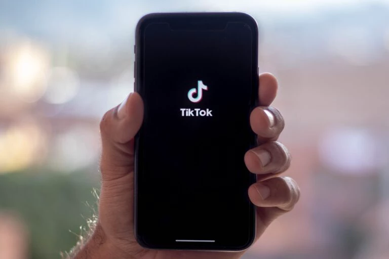TikTok enfrenta forte pressão ocidental no Reino Unido e EUA