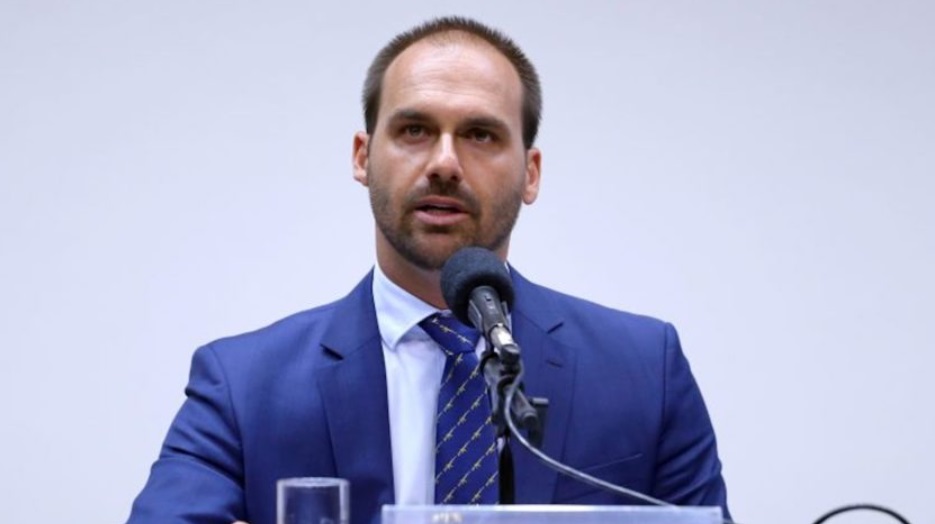 PT quer investigar Eduardo Bolsonaro por viagens aos EUA