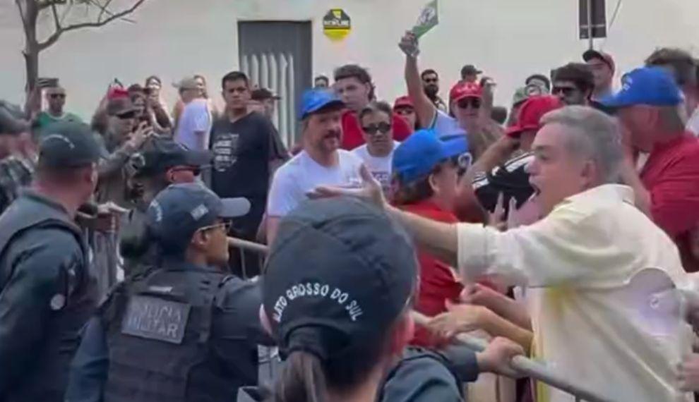 Esquerda causa tumulto em Campo Grande durante desfile de 7 de Setembro
