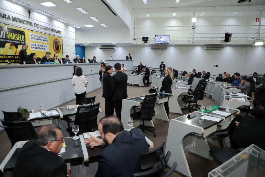 Por 17 a 8 Vereadores derrubam Veto e garantem defesa das mulheres no esporte