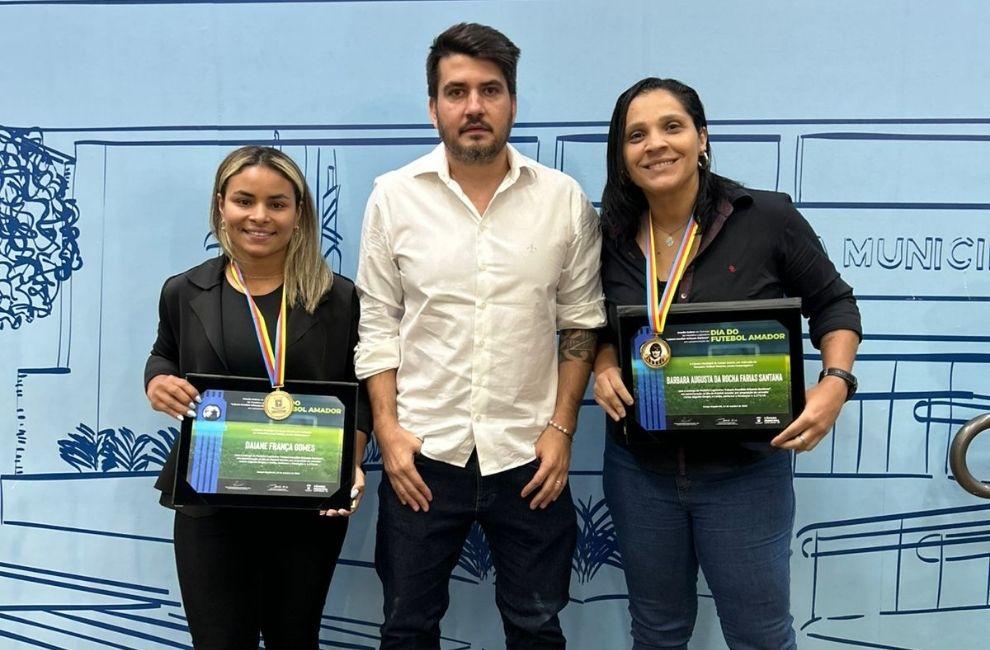 Tavares homenageia equipe Leoas CG no Dia do Futebol Amador