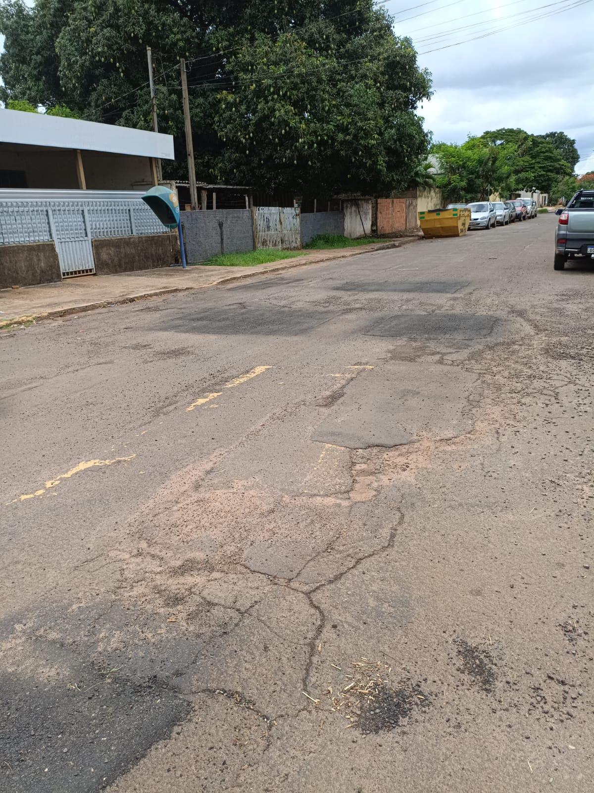 Pedido de Rafael Tavares é atendido e Rua Ida Baís recebe operação tapa-buracos