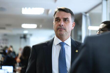 Futura/Apex: Flávio Bolsonaro vence Lula no 1º e no 2º turno
