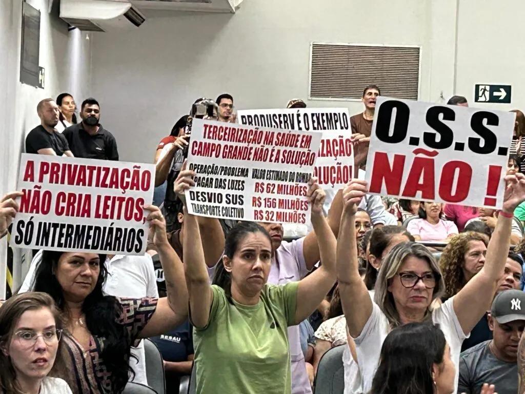 Prefeitura desconta salário de sindicalistas que faltaram trabalho para protestar