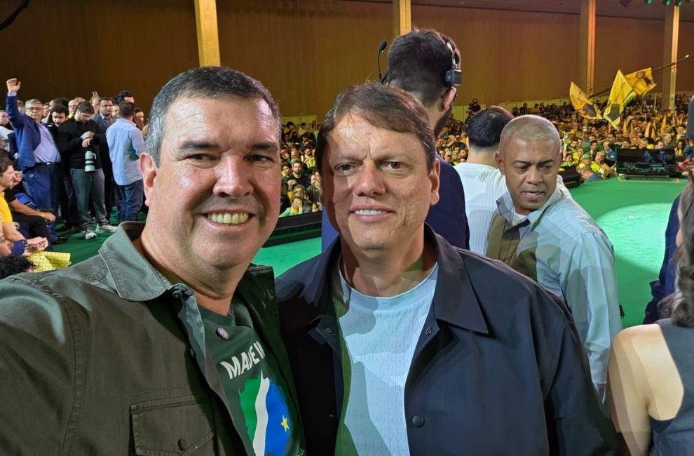 Riedel é o unico candidato a governo de MS presente na convenção de Flávio Bolsonaro