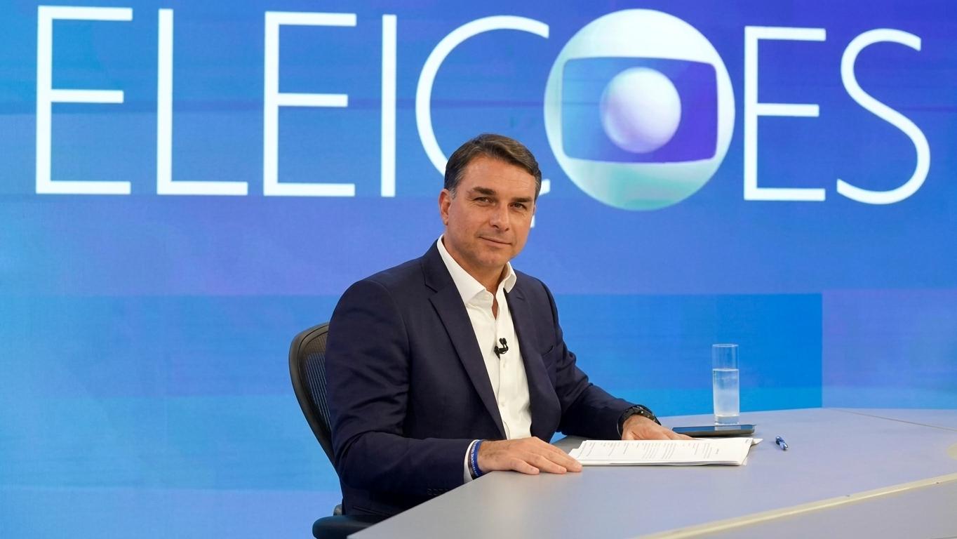 Flávio Bolsonaro enfrenta pressão no JN e transforma sabatina em defesa de sua agenda