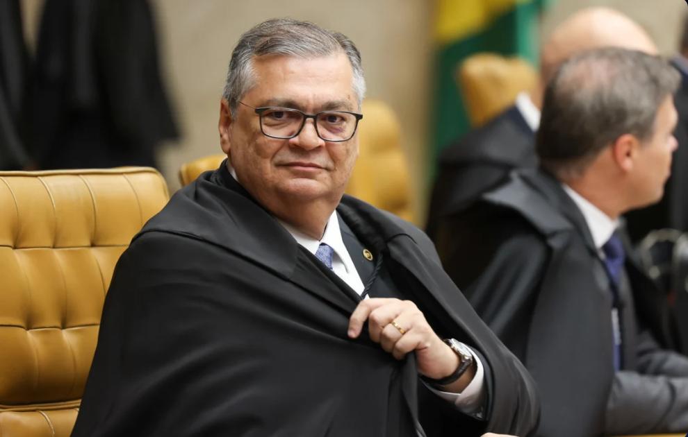 Dino derruba decisão de Mendonça sobre posts de Flávio Bolsonaro e Nossa Senhora Aparecida