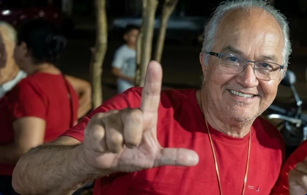 Prefeito de Iguatemi se rende a Flávio Bolsonaro na reta final da campanha e declara apoio ao conservador