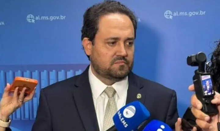 Deputado quer criar canal de denúncias contra militância política nas escolas de MS