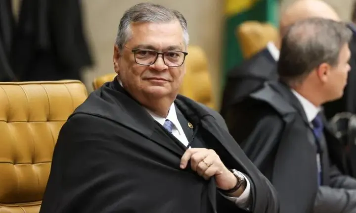 Dino derruba decisão de Mendonça sobre posts de Flávio Bolsonaro e Nossa Senhora Aparecida
