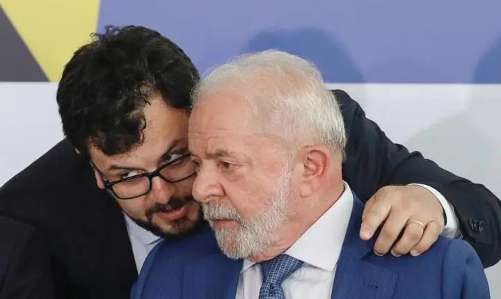 Lula verifica pagamentos a assessores após caso envolvendo ex-chefe de gabinete