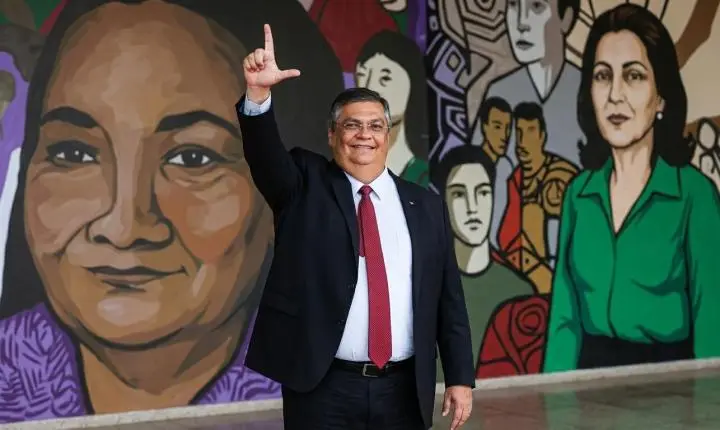 PT escolhe Dino para relatar caso eleitoral: juristas falam em golpe e afronta à Constituição