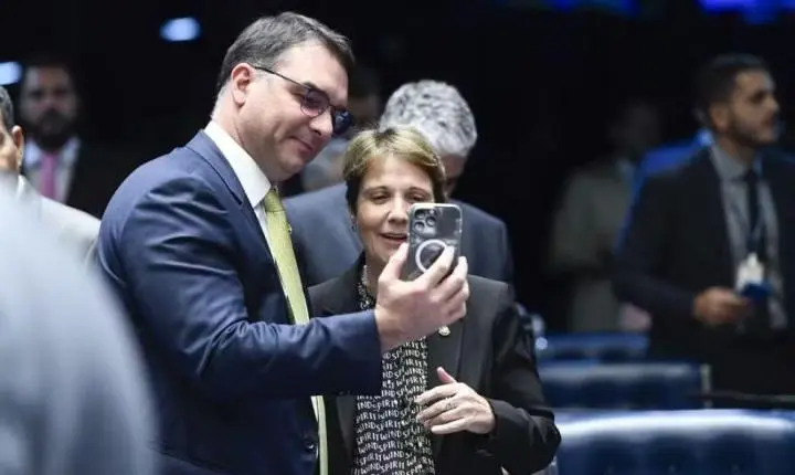 Tereza Cristina aceita convite para ser vice de Flávio Bolsonaro